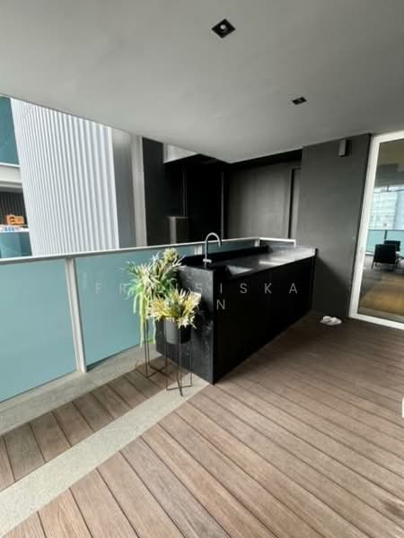 For Sale - TwentyOne Angullia Park