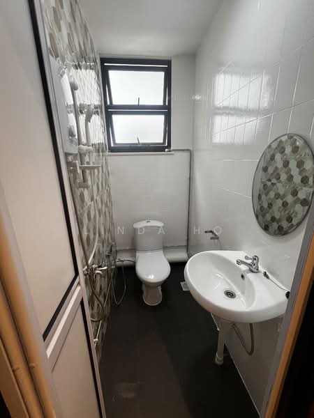 Kim Sia Court, 1 Jalan Jintan, Room Rental, 100 sqft, Apartment For Rent, by Linda Ho, 25444178 - PropertyGuru.com.sg