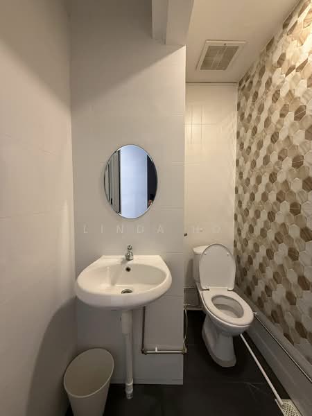 Kim Sia Court, 1 Jalan Jintan, Room Rental, 120 sqft, Apartment For Rent, by Linda Ho, 25444179 - PropertyGuru.com.sg