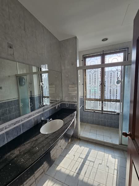 18 Lorong 104 Changi Road, , Room Rental, 300 sqft, Terraced House For Rent, by Zheng Ronghua 郑荣华, 25444549 - PropertyGuru.com.sg