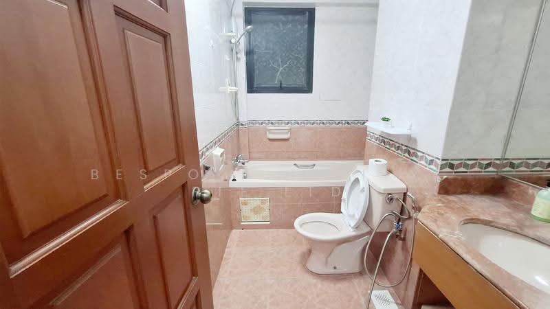 Simsville, 6 Geylang East Avenue 2, Eunos / Geylang / Paya Lebar, Room Rental, 100 sqft, Condominium For Rent, by Bespoke Habitat Pte Ltd, 25445389 - 06-04 MBR4 Bathroom - PropertyGuru.com.sg