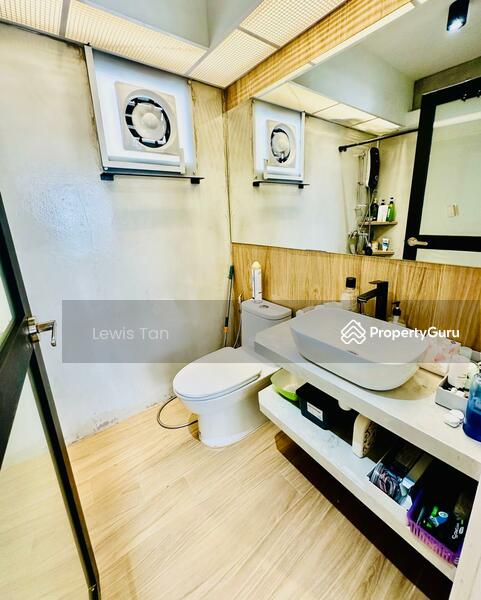 Master toilet