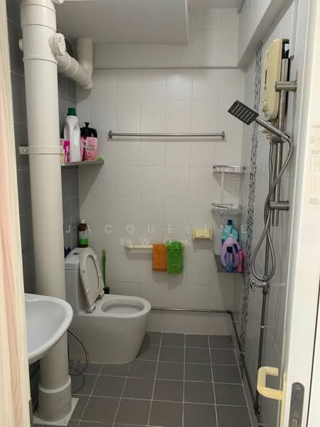 286 Tampines Street 22, 286 Tampines Street 22, Room Rental, 120 sqft, HDB Flat For Rent, by Jacqueline Kwok, 25447668 - PropertyGuru.com.sg