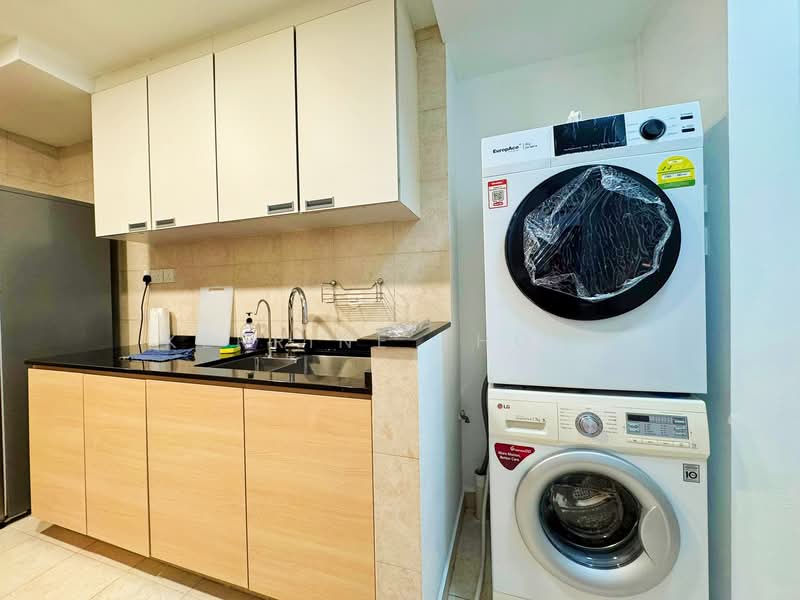 Lakeholmz, 82 Corporation Road, Room Rental, 160 sqft, Condominium For Rent, by Kerrine Thong, 25447880 - PropertyGuru.com.sg