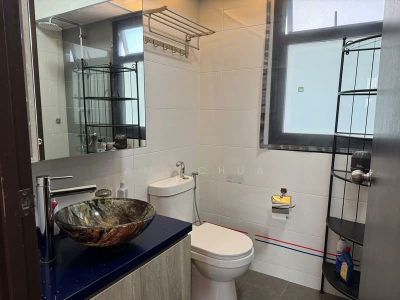 458B Sengkang West Road, 458B Sengkang West Road, 3 Bedrooms, 1,216 sqft, HDB Flat For Sale, by Amy Chua, 25448492 - toilet - master br - PropertyGuru.com.sg