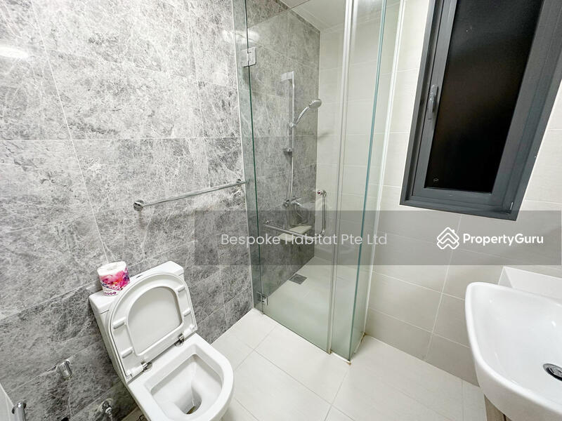 COMMON BATHROOM