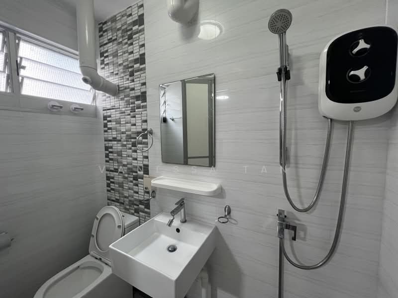 152 Serangoon North Avenue 1, 152 Serangoon North Avenue 1, Room Rental, 200 sqft, HDB Flat For Rent, by Vanessa Tan, 25449397 - PropertyGuru.com.sg