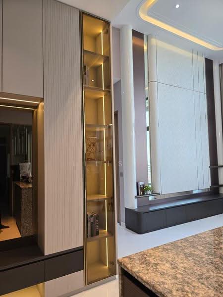 Goodwood Grand, 16 Balmoral Road, Tanglin / Holland / Bukit Timah, 3 Bedrooms, 2,142 sqft, Apartment For Sale, by Lilis ., 25449571 - Living Room - PropertyGuru.com.sg
