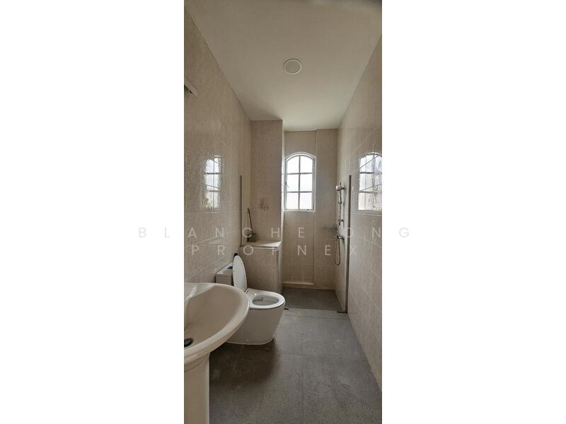 For Rent - Mountbatten Road