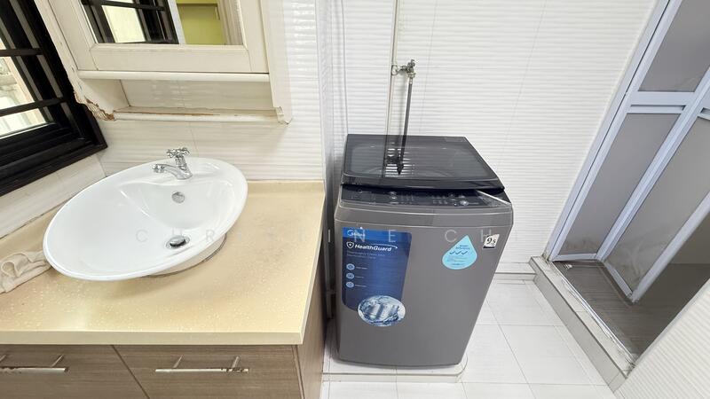 For Rent - 113 Commonwealth Crescent