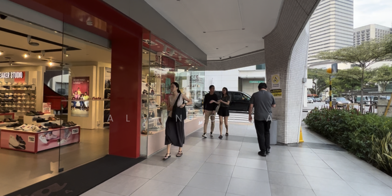 Peninsula Plaza, 111 North Bridge Road, 721 sqft, Mall Shop For Sale, by Alvin Chua, 25454218 - CommercialGuru.com.sg