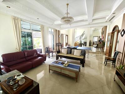 For Sale - Coronation Road West