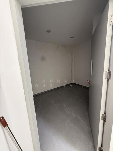 Arab Street newly renovated shophouse, Arab street, Beach Road / Bugis / Rochor, 2,600 sqft, Shop / Shophouse For Rent, by Hannah Zhong Hanmei, 25454440 - CommercialGuru.com.sg
