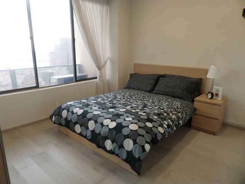 International Plaza Apartment For Sale at S$ 1,480,000 | PropertyGuru Singapore - Bedroom