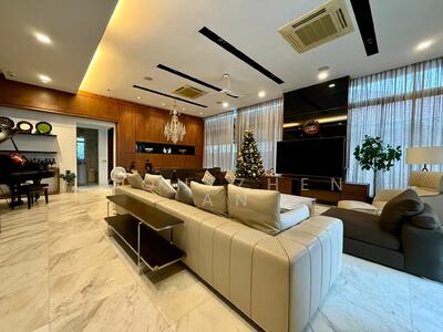 For Sale - ⭐️⭐️LANDED7772@ Renovated, Move in Condition Semi Detached House For Sale