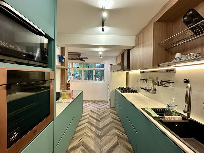 For Rent - 6 Holland Close