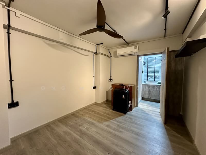 For Rent - 6 Holland Close