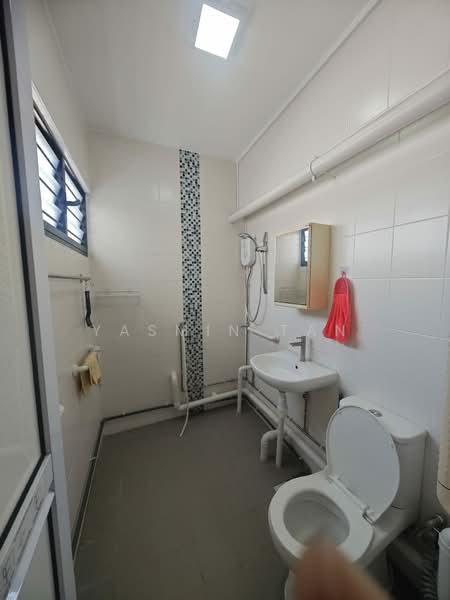 232 Hougang Avenue 1, 232 Hougang Avenue 1, Room Rental, 150 sqft, HDB Flat For Rent, by Yasmin Tan, 25456860 - PropertyGuru.com.sg