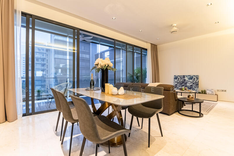 Photos are for illustrative purposes only and may not represent the actual unit.