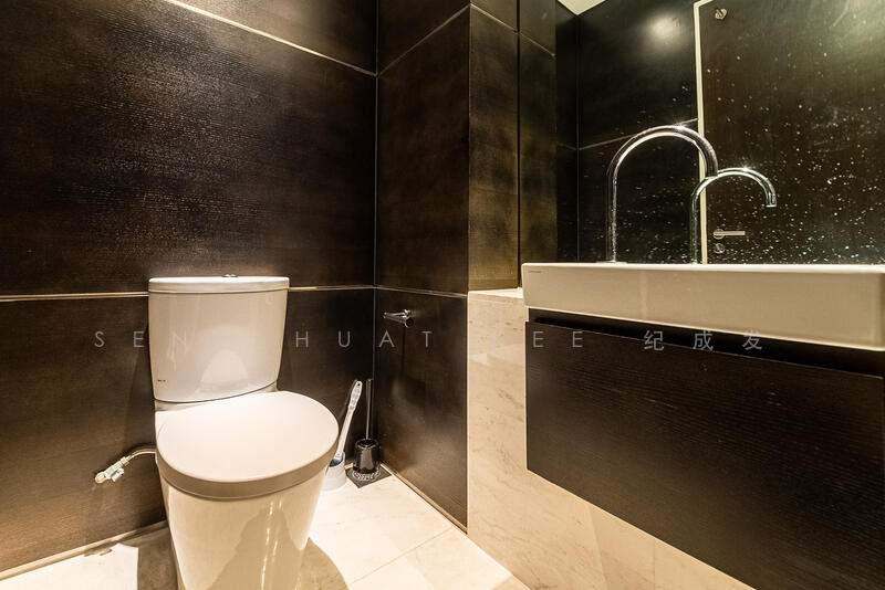 Photos are for illustrative purposes only and may not represent the actual unit.