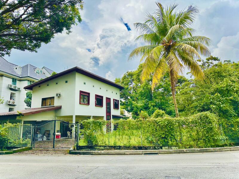 For Sale - Balmoral Park Detached House Land For Sale