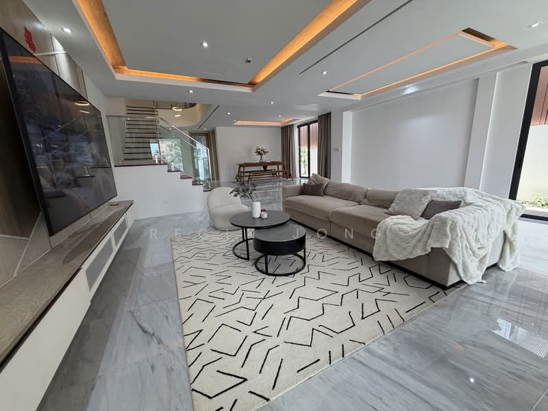 For Sale - Opera Estate