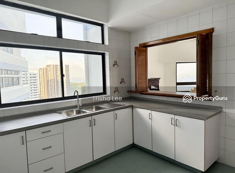 Spacious Kitchen