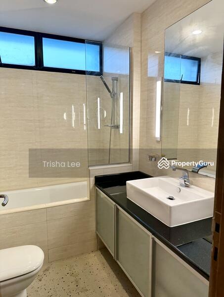 Junior Master - Bathroom