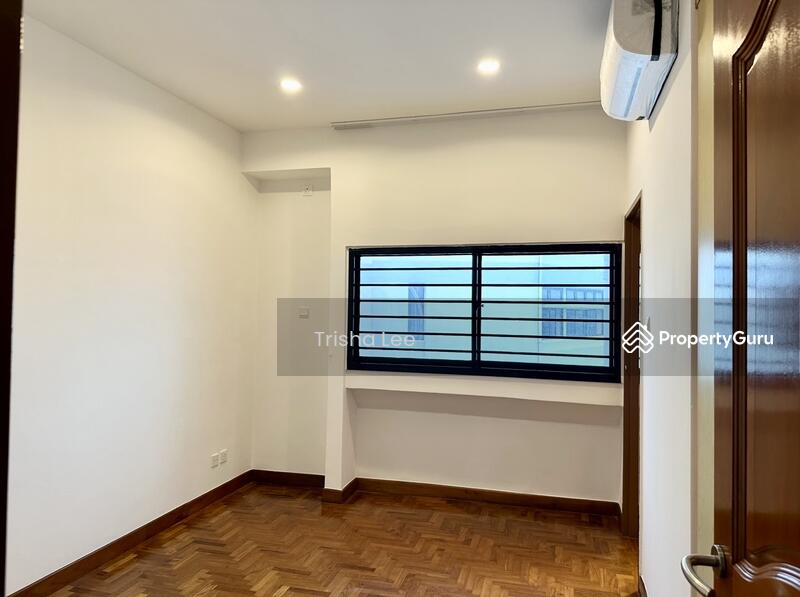Bedroom 4 with Shared Bathroom