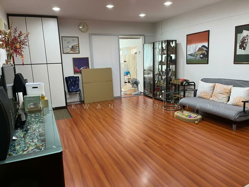 327 Ang Mo Kio Avenue 3, 327 Ang Mo Kio Avenue 3, Room Rental, 150 sqft, HDB Flat For Rent, by Kenn Kwang Yu Xiang, 25460428 - PropertyGuru.com.sg