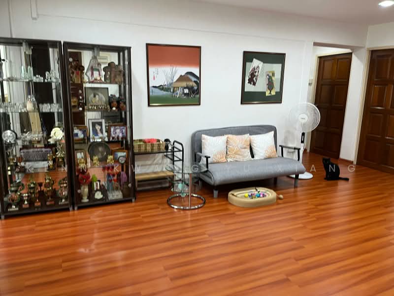 327 Ang Mo Kio Avenue 3, 327 Ang Mo Kio Avenue 3, Room Rental, 150 sqft, HDB Flat For Rent, by Kenn Kwang Yu Xiang, 25460428 - PropertyGuru.com.sg