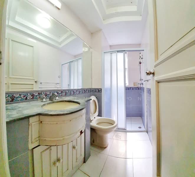 Royal Palm Mansions, 330 Pasir Panjang Road, 4 Bedrooms, 1,227 sqft, Condominium For Rent, by Lawrence Hong, 25461754 - PropertyGuru.com.sg