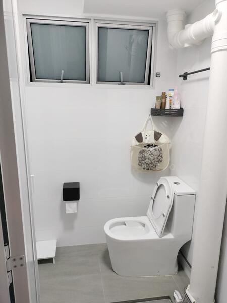 374 Clementi Avenue 4, 374 Clementi Avenue 4, Room Rental, 130 sqft, HDB Flat For Rent, by Wilson Neo, 25462127 - Bathroom - PropertyGuru.com.sg