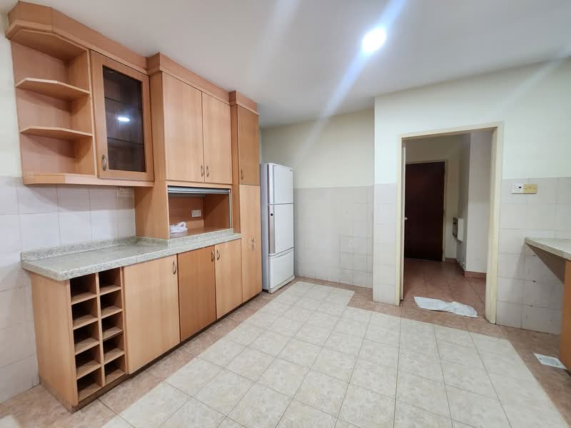 Bukit Timah/ Shelford Road, , 4 Bedrooms, 3,122 sqft, Apartment For Rent, by Patsy Pan, 25462211 - PropertyGuru.com.sg
