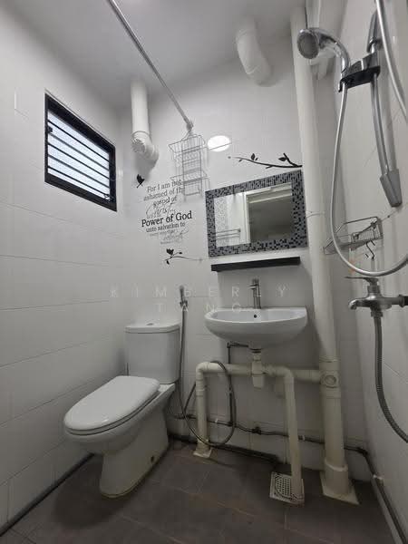 536 Ang Mo Kio Avenue 10, 536 Ang Mo Kio Avenue 10, Ang Mo Kio / Bishan / Thomson, Room Rental, 9 sqft, HDB Flat For Rent, by Kimberly Tang, 25462368 - Bathroom - PropertyGuru.com.sg