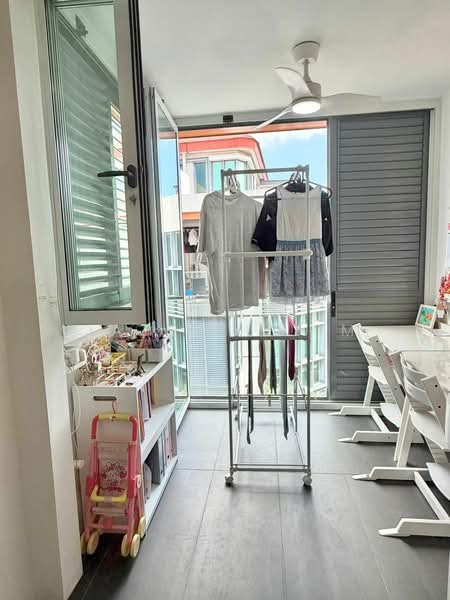 For Sale - Flora View