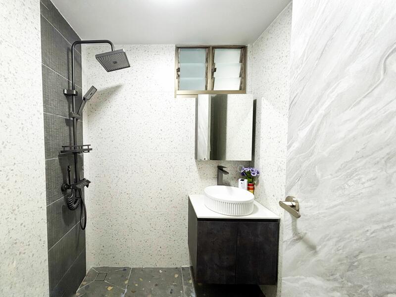 Common bathroom 