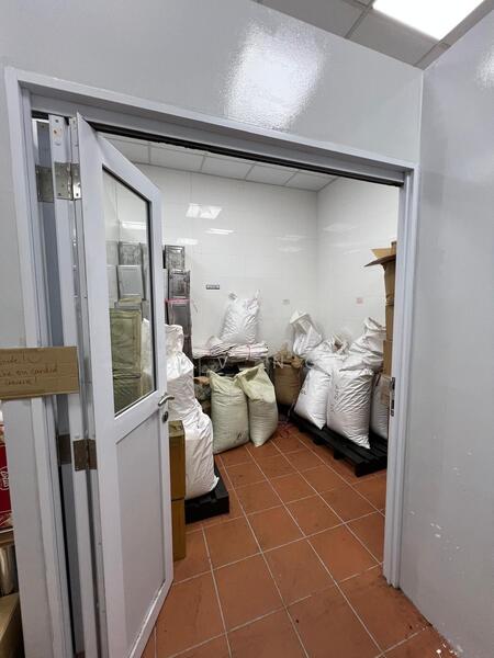 Exhaust ready central kitchen, , 347 sqft, Factory / Workshop (B2) For Rent, by B.V Ng, 25463216 - CommercialGuru.com.sg
