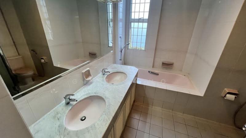 The Waterside, 1 Tanjong Rhu Road, East Coast / Marine Parade, 4 Bedrooms, 2,411 sqft, Condominium For Rent, by Gibson Ho, 25463294 - Bathroom - PropertyGuru.com.sg