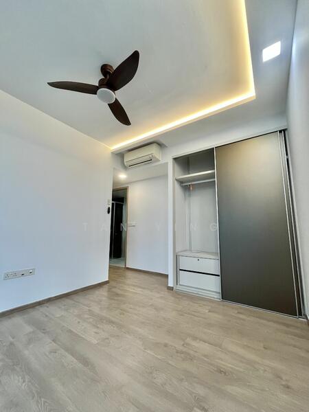 Newly renovated.
Actual unit are fully furnished. Photo taken before furnished