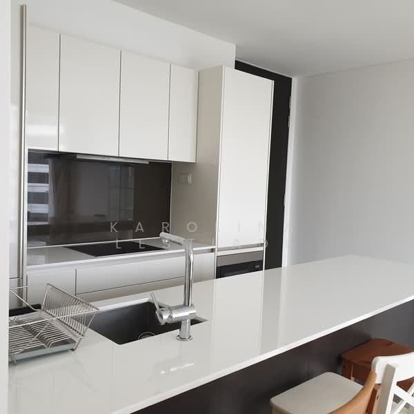 Scotts Square, 6 Scotts Road, 2 Bedrooms, 893 sqft, Apartment For Sale, by Karolina Lestiadi, 25463972 - PropertyGuru.com.sg