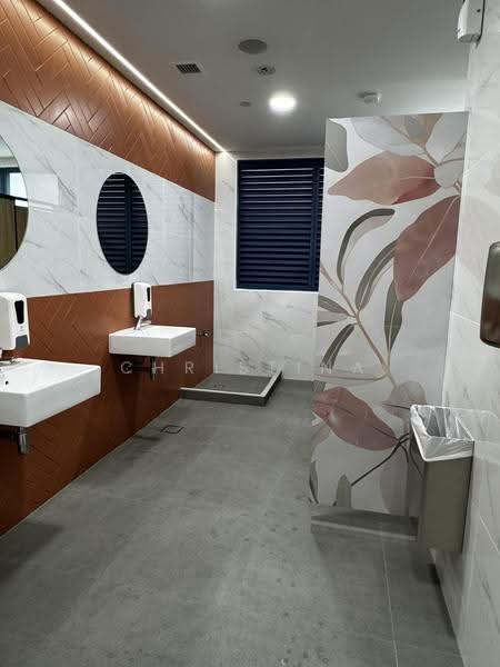 Ubi Techpark, 10 Ubi Crescent, Eunos / Geylang / Paya Lebar, 2,142 sqft, Light Industrial (B1) For Sale, by Christina Chi, 25464015 - Bathroom - CommercialGuru.com.sg