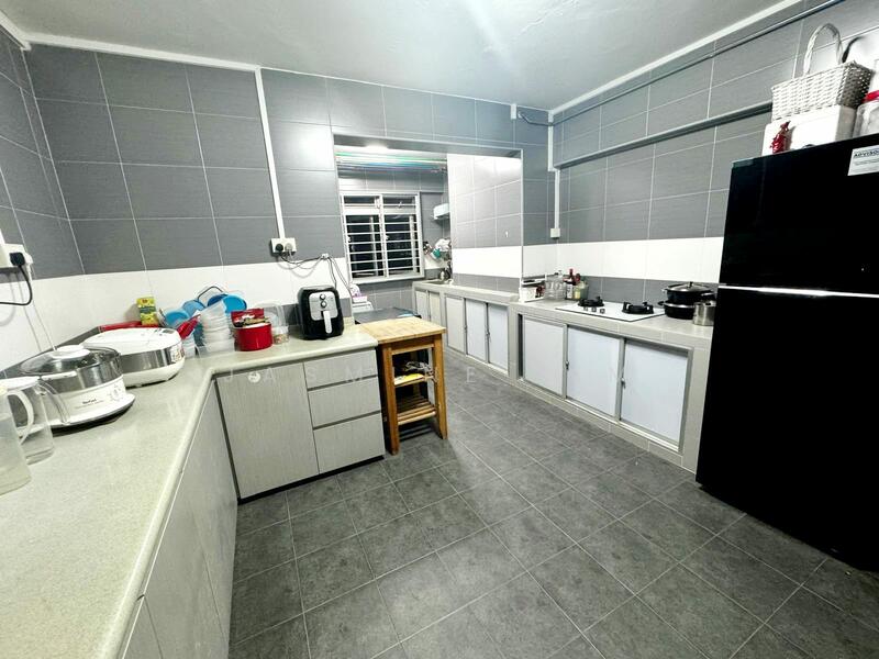 For Sale - 866 Tampines Street 83