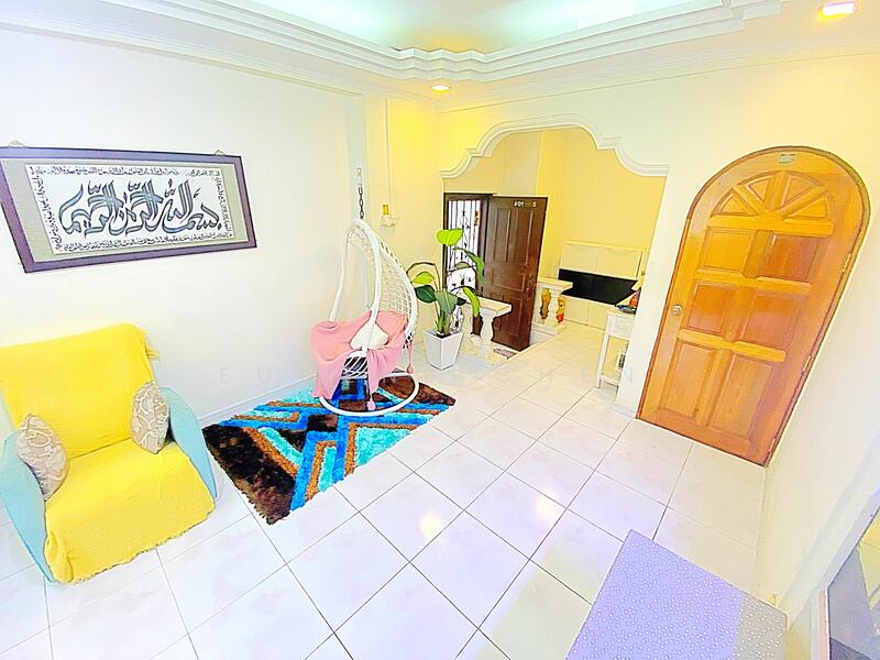 For Sale - 724 Tampines Street 71