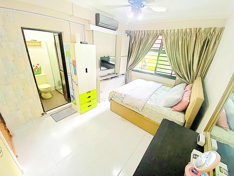 For Sale - 724 Tampines Street 71