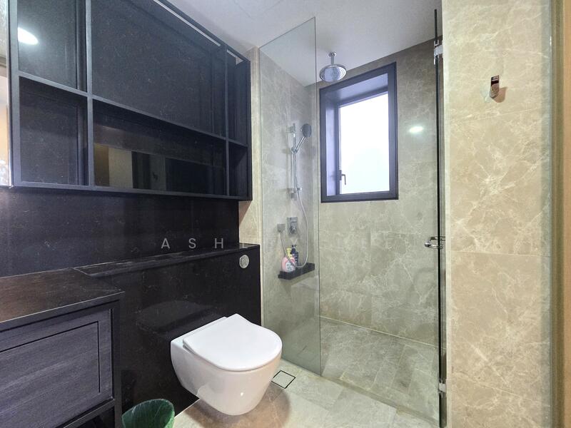 Master Bath (Jack & Jill)