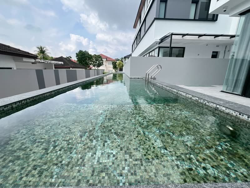 Sian tuan ave brand new bungalow with lift-pool 11562sqft six bedroom ensuite bathroom, Sian Tuan ave, 7 Bedrooms, 11,562 sqft, Bungalow House For Sale, by Ben Lee, 25468352 - PropertyGuru.com.sg