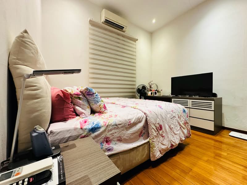 Tastefully Renovated Detached in Jalan Kechubong, Jalan Kechubong, Gerald Drive, Gerald Crescent, 5 Bedrooms, 2,400 sqft, Detached House For Rent, by Vicole Lim, 25472307 - PropertyGuru.com.sg