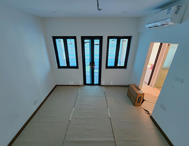 For Rent - River ValleyTerrace Newly Restored Upgraded! 2 Gardens! 5 Mins to GWC!