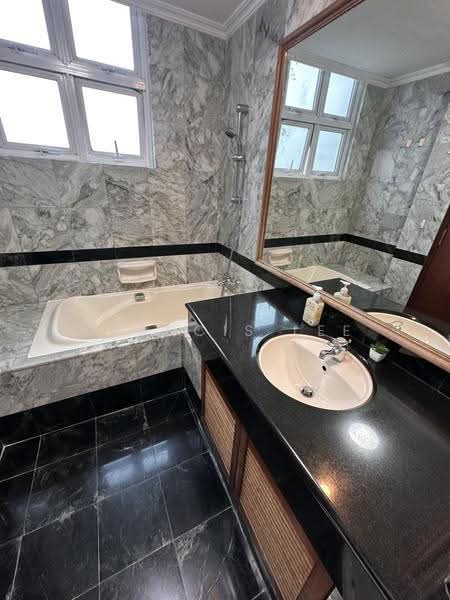 The Sierra, 80 Mount Sinai Drive, Tanglin / Holland / Bukit Timah, Room Rental, 120 sqft, Condominium For Rent, by Francis Lee, 25473815 - PropertyGuru.com.sg